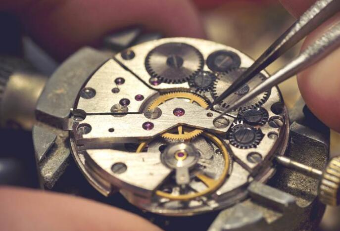 Do you know the knowledge of maintaining mechanical replica watches